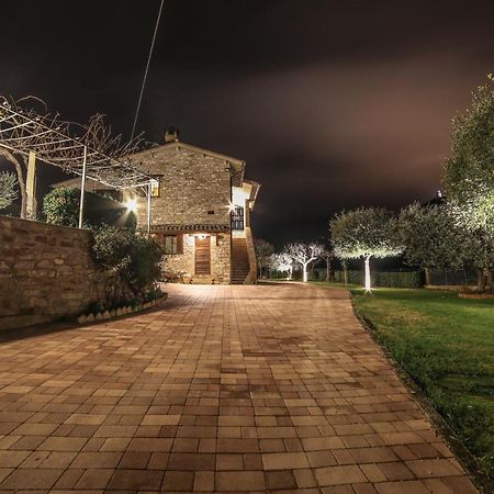 Bed and Breakfast La Casa Tra Gli Ulivi Ассизи Экстерьер фото