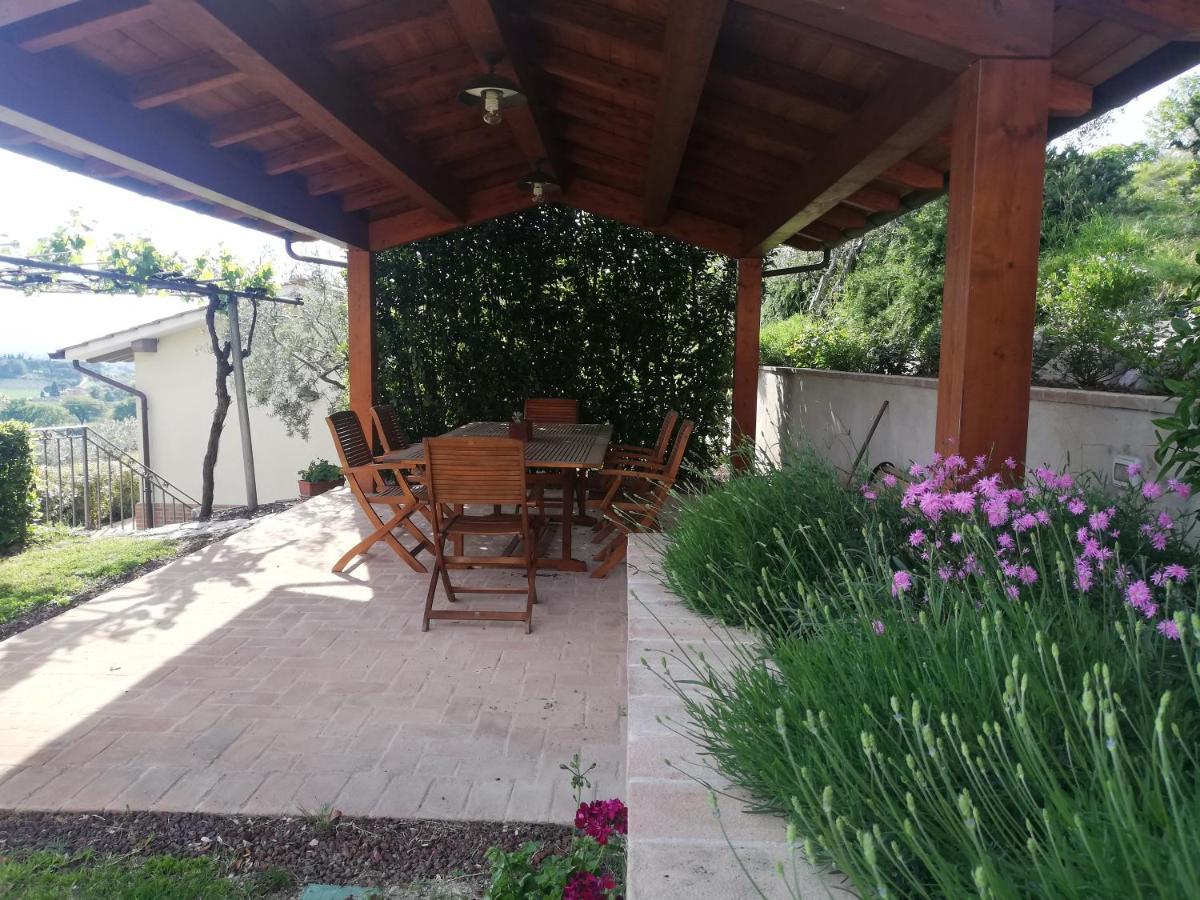 Bed and Breakfast La Casa Tra Gli Ulivi Ассизи Экстерьер фото